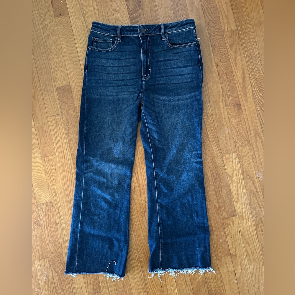Women's Blue Jeans with Frayed Hem